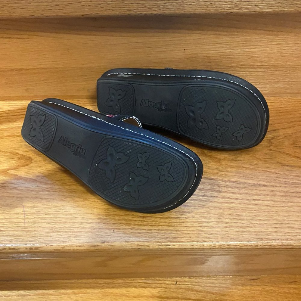 New Vionic Multi-Colored Wedge Sandal With Two Ad… - image 3